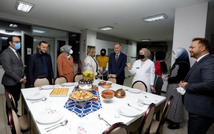 Bursa İnegöl’de İNESMEK kursiyerlerine Başkan Taban’dan ziyaret Bursa İnegöl’de İNESMEK kursiyerlerine Başkan Taban’dan ziyaret