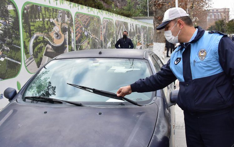 Malatya’da zabıta ekipleri, araç park denetimlerine devam ediyor