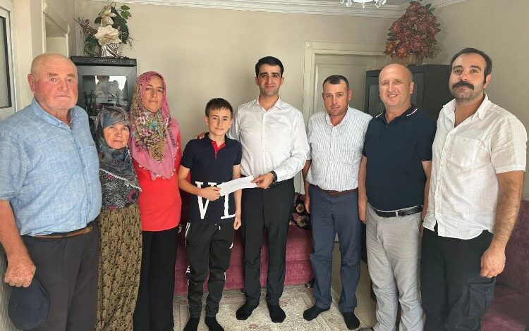 Kaymakam Sevgili’den LGS birinci ve ikincilerine ziyaret Kaymakam Sevgili’den LGS birinci ve ikincilerine ziyaret