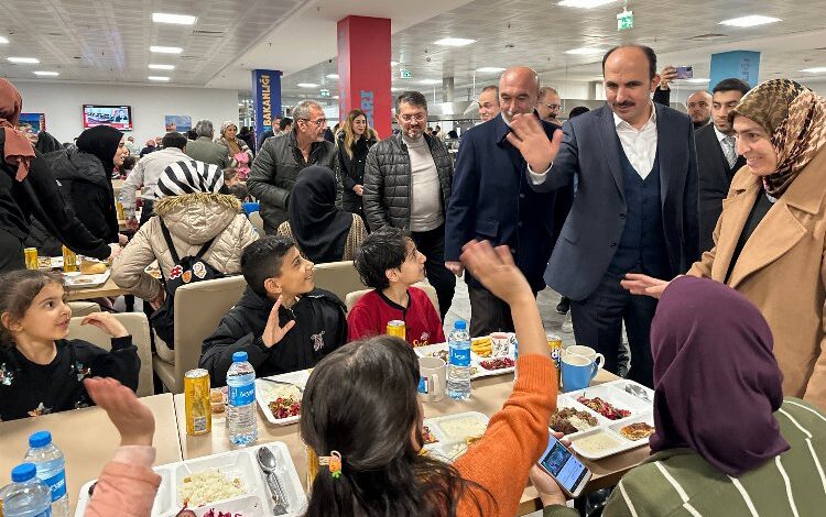 Konya’da afetzedelerin iftar bereketine ortak oldu