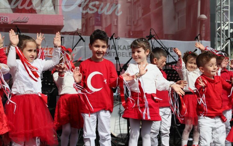 İzmitli çocuklar 3 gün boyunca gönüllerince eğlendi İzmitli çocuklar 3 gün boyunca gönüllerince eğlendi