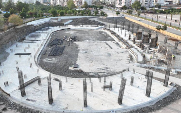 Atatürk Stadyumu’nda çalışmalar hızla sürüyor
