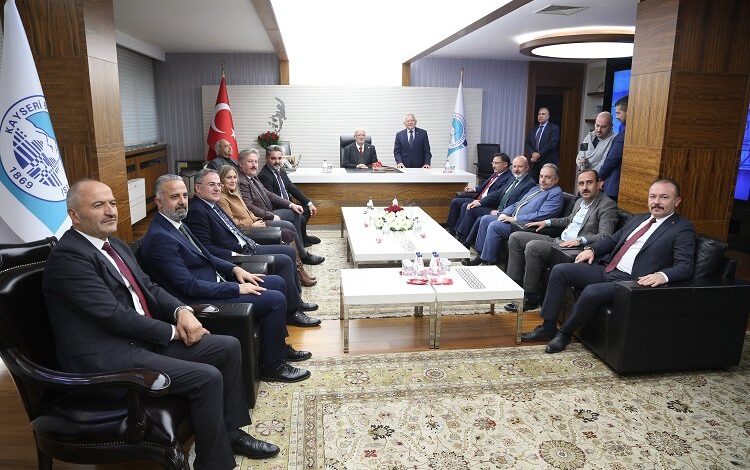 Mustafa Elitaş’tan Kayseri Büyükşehir çıkarması Mustafa Elitaş’tan Kayseri Büyükşehir çıkarması