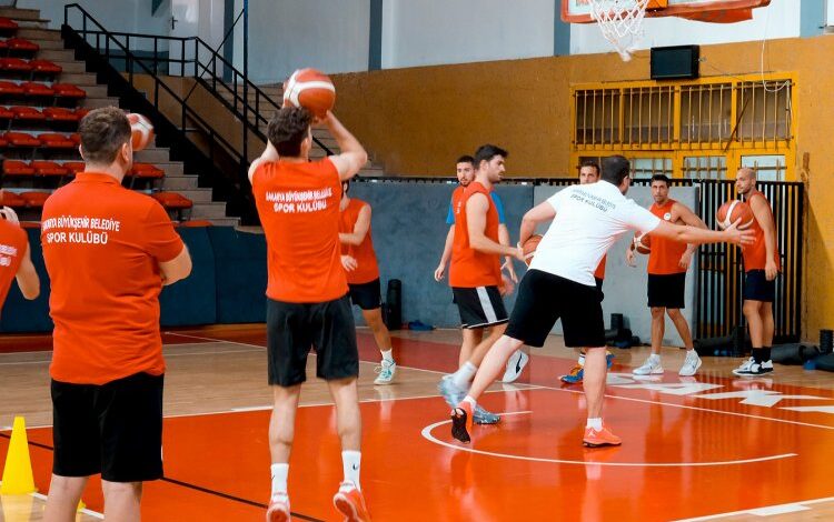 Sakarya’da basketbol heyecanı geri döndü Sakarya’da basketbol heyecanı geri döndü