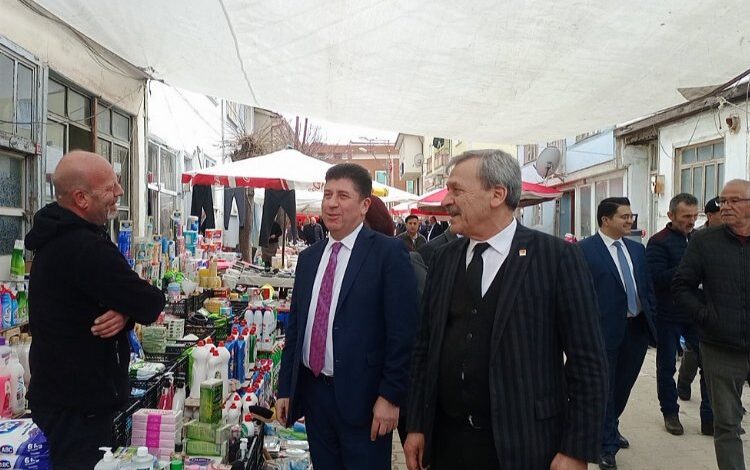 CHP’li aday adayları Pazaryeri’nde kendilerini tanıttı CHP’li aday adayları Pazaryeri’nde kendilerini tanıttı