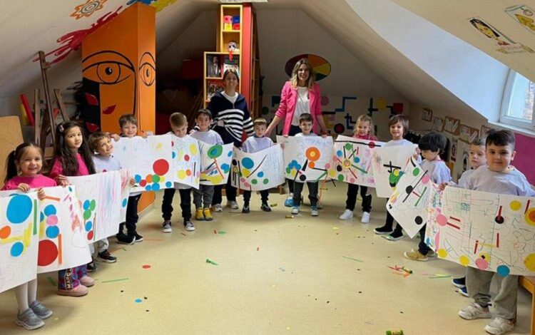 Küçük ressamlar işbaşında Küçük ressamlar işbaşında