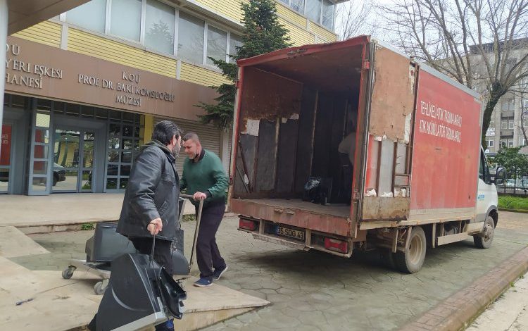 Kocaeli İzmit Belediyesi 2 bin kilo elektronik atığı geri dönüşüme kazandırdı Kocaeli İzmit Belediyesi 2 bin kilo elektronik atığı geri dönüşüme kazandırdı