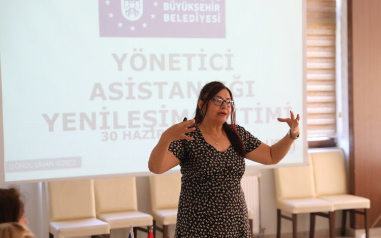 Bursa Büyükşehir’de ‘etkili iletişim’ anlatıldı Bursa Büyükşehir’de ‘etkili iletişim’ anlatıldı