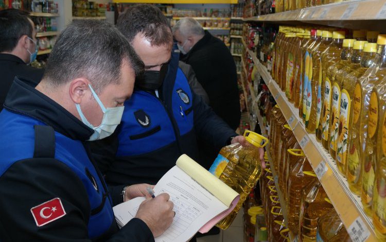 Bursa Zabıtası: “Depolarda anormal ürün stoku yok” Bursa Zabıtası: “Depolarda anormal ürün stoku yok”