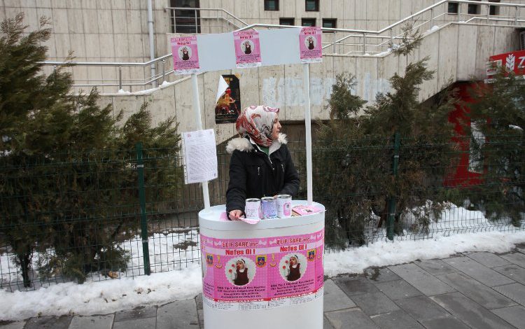 SMA hastası Elif Sare’nin annesi Esra Mahin yardım bekliyor