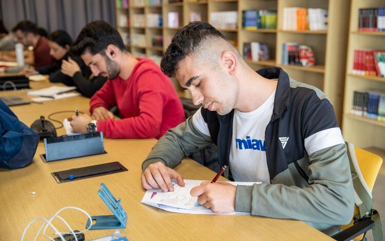 AOS, depremzede öğrencilerin de adresi oldu AOS, depremzede öğrencilerin de adresi oldu