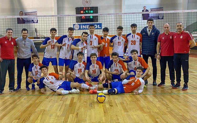Bursa İnegöl’ün “Yıldız Voleybol Takımı” adının Türkiye finallerine yazdırdı
