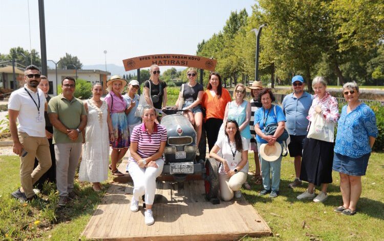 Efes Tarlası Yaşam Köyü dünyaya açılıyor Efes Tarlası Yaşam Köyü dünyaya açılıyor